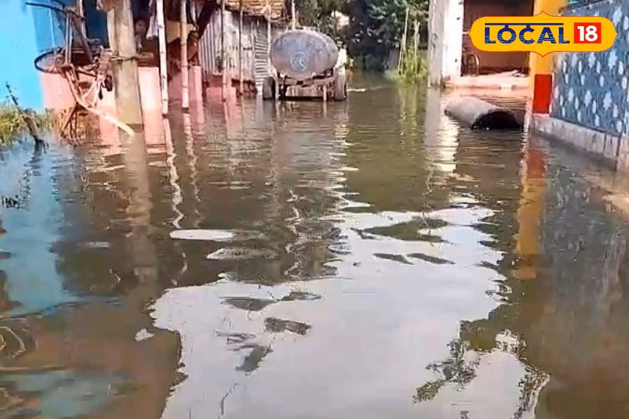 এখনও জলের তলায় গোটা পাড়া! বাকি শিশুদের নিয়ে আতঙ্ক বিরাটিতে