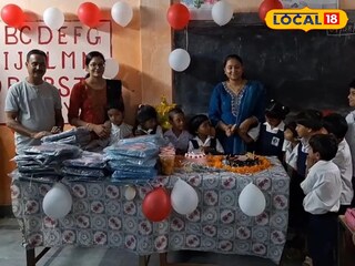 স্কুলে পড়ুয়াদের জন্মদিন উদযাপন 