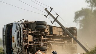 বাস দুর্ঘটনা (Image AI)