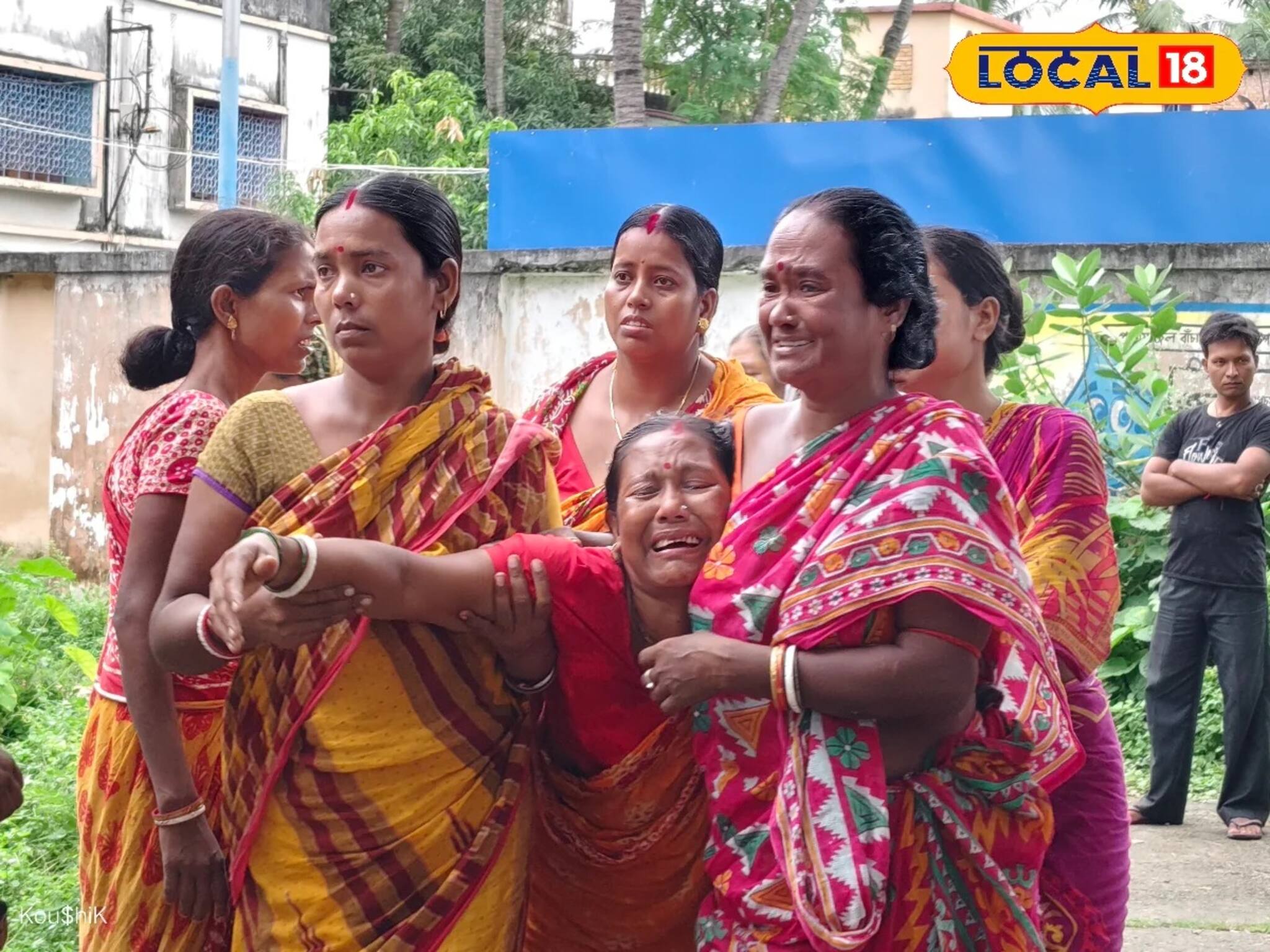 খেলার সময় ভেঙে পড়ল নির্মীয়মান বাড়ির সানশেড! মুহূর্তে শেষ দুই শিশুর প্রাণ