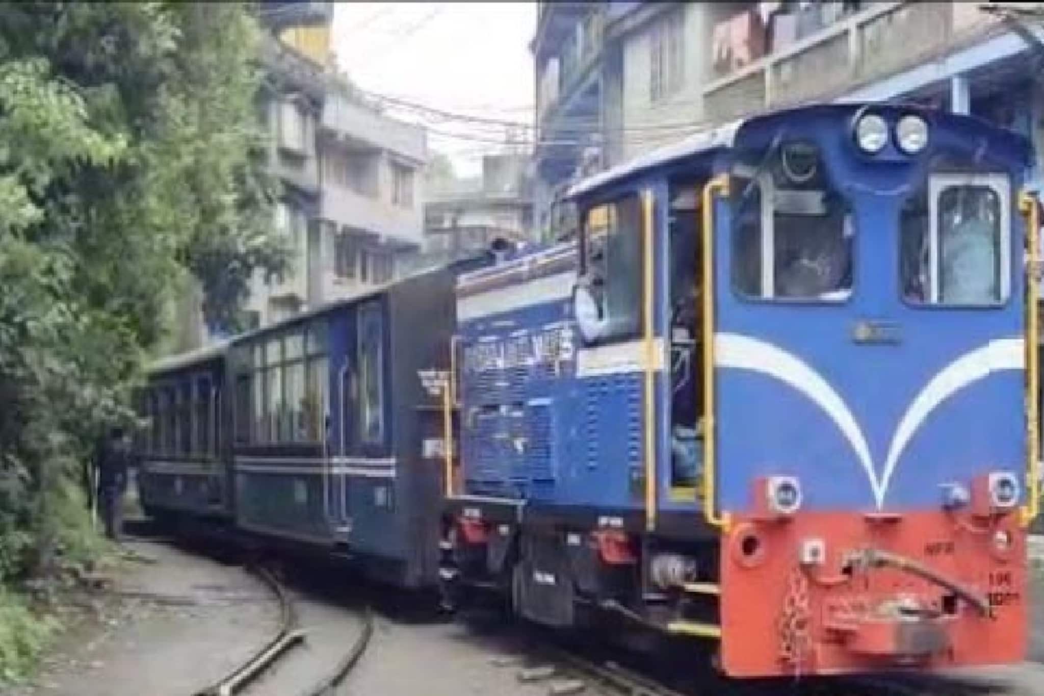 কেউ আর পুজোর ছুটিতে দার্জিলিং যেতে চাইছেন না, কেন? হোটেল ব্যবসায়ীদের দাবি শুনলে চমকে যাবেন