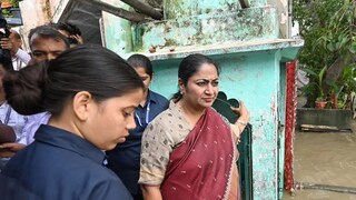 বাড়িতেই আক্রান্ত রেখা গুপ্তা