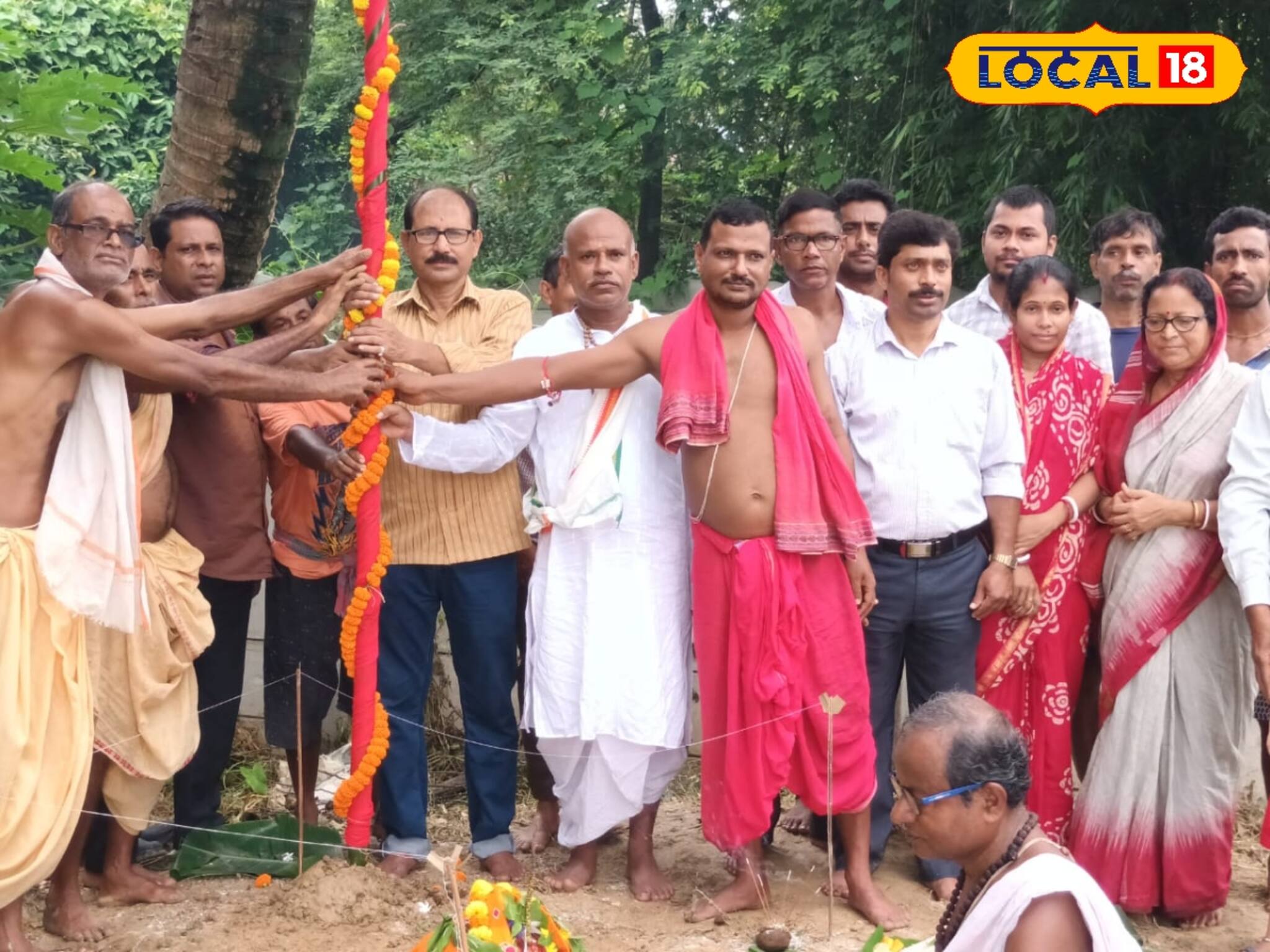প্রবীণদের মুখে হাসি ফোটাতে নবীনদের বড় উদ্যোগ, দুর্গাপুজোয় চমক 'এই' গ্রামে