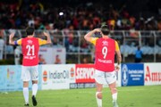 ডার্বি জয়ের পর লাল-হলুদ ফ্যানেদের বাঁধনহারা উল্লাস, আবেগের বিস্ফোরণ, দেখুন ভিডিও