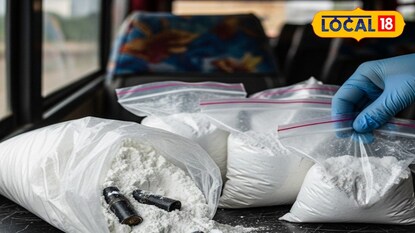 যাত্রী বোঝাই বাসের মধ্যে বিস্ফোরক পদার্থ উদ্ধার যাত্রী বোঝাই বাসের মধ্যে বিস্ফোরক পদার্থ উদ্ধার