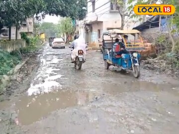 ছর ঘুরতেই পথশ্রীর রাস্তার হতশ্রী দশা! আঙুল ঠিকাদারের দিকে ছর ঘুরতেই পথশ্রীর রাস্তার হতশ্রী দশা! আঙুল ঠিকাদারের দিকে