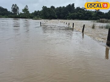 সুবর্ণরেখা নদী ও ডুলুং নদীর জলস্তর বেড়েছে। ফাইল ছবি 