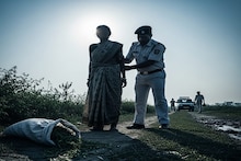 গাঁজা পাচার করতে গিয়ে সাগরেদ সহ মহিলা গ্রেফতার