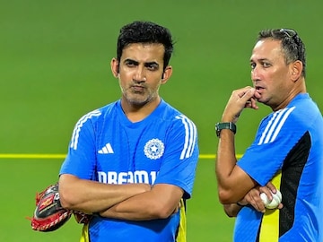 আগে কখনও এমন লজ্জার মুখে পড়েনি ভারত! কোচের পদে কি আর থাকবেন গম্ভীর? জানিয়ে দিলেন নিজেই আগে কখনও এমন লজ্জার মুখে পড়েনি ভারত! কোচের পদে কি আর থাকবেন গম্ভীর? জানিয়ে দিলেন নিজেই