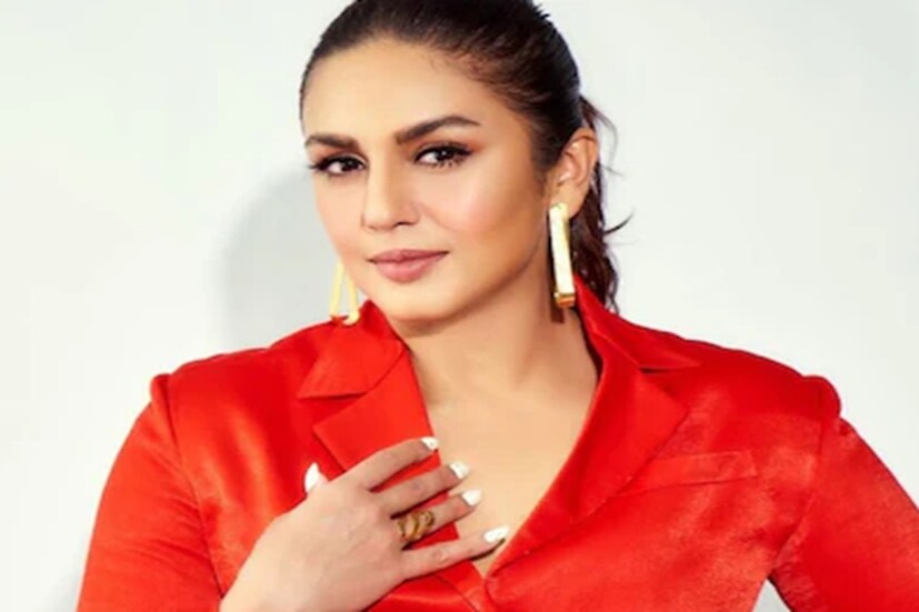 এদিকে একটি বিচ্ছিন্ন ঘটনায় গত ১৪ জুলাই গাড়ি পার্কিংকে কেন্দ্র করে উত্তপ্ত হয়ে উঠেছিল দিল্লির আরকে পুরম এলাকা। অভিযোগ, পার্কিং সংক্রান্ত ঝামেলার জেরে এক ব্যক্তিকে জীবন্ত পুড়িয়ে মারার চেষ্টা করেছিল এক বাইক মেকানিক। ঘটনার সময় নিজের গাড়ির ভিতরেই বসেছিলেন ওই ব্যক্তি। সেই সময় আচমকাই অভিযুক্ত বাইক মেকানিক সেই গাড়িটির উপর পেট্রোল ঢেলে গাড়িসুদ্ধই ওই ব্যক্তিকে পুড়িয়ে মারার চেষ্টা করেছিলেন। রাহুল চৌহান নামে গুরুতর জখম ওই ব্যক্তিকে তড়িঘড়ি পিসিআর ভ্যানে চাপিয়ে ট্রমা সেন্টারে নিয়ে যাওয়া হয়েছিল। 