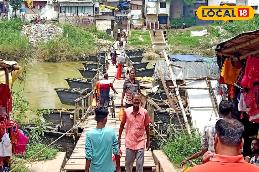 *ঘাটালের এক অন্যতম আকর্ষণ ভাসাপুল। ব্রিটিশ সময়কালে বাণিজ্যের সুবিধার জন্য নদীর উপর নৌকো তার উপর পাটাতন বিছিয়ে নির্মাণ করা হয় এই পুল, যা পর্যটকদের কাছে ইতিহাস এবং আকর্ষণের কেন্দ্রবিন্দু। তথ্য ও ছবি: রঞ্জন চন্দ।