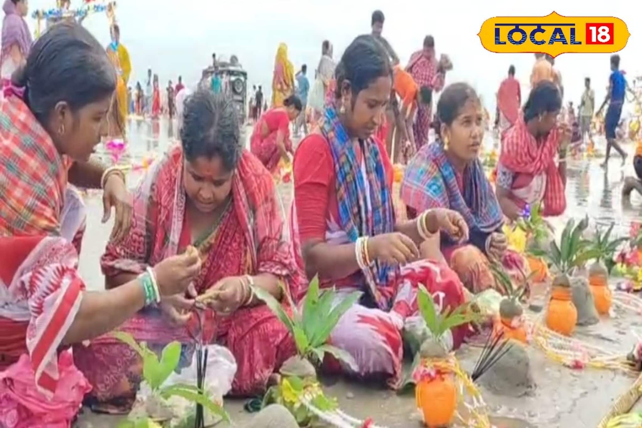 বেলাভূমিতে বালির শিবলিঙ্গে শ্রাবণী পূর্ণিমার পুজো! ভক্তদের ভিড়ে জমজমাট গঙ্গাসাগর