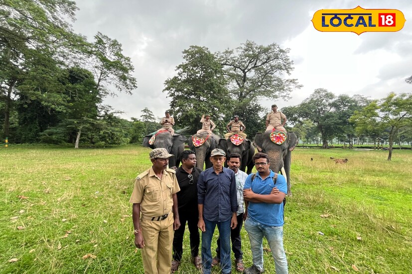 প্রায় চারটি হাতিকে রাখি পরিয়ে জানানো হল তোমরা নিরাপদ, আমরা আছি। এই ছোট্ট অনুষ্ঠান যেন বড় বার্তা দিল বন্যপ্রাণী আমাদের বন্ধু, শত্রু নয়। রাখির দিনটা তাই জঙ্গলে কাটল খুশি, হাসি আর ভালবাসার সুরে। হয়তো হাতিরাও বুঝল এই সুতো শুধু উৎসব নয়, সুরক্ষার প্রতীক। 