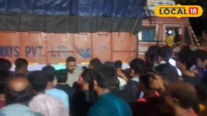 দুর্ঘটনাগ্রস্ত ট্রাক