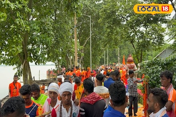 লাইন দিয়ে কাদা কিনছেন লোকজন, বিক্রি হচ্ছে ভালই দামে! কেন? কাটোয়ার কাণ্ড শুনলে মাথা ঘুরবে! লাইন দিয়ে কাদা কিনছেন লোকজন, বিক্রি হচ্ছে ভালই দামে! কেন? কাটোয়ার কাণ্ড শুনলে মাথা ঘুরবে!