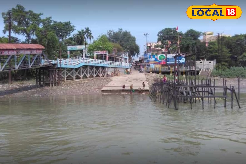যদিও পুলিশ বহুবার ওই স্থানে গাড়ি না রাখার সতর্কতা দিয়েছিল, এর আগেও একই জায়গা থেকে একাধিকবার গাড়ি নদীতে তলিয়ে গেছে।