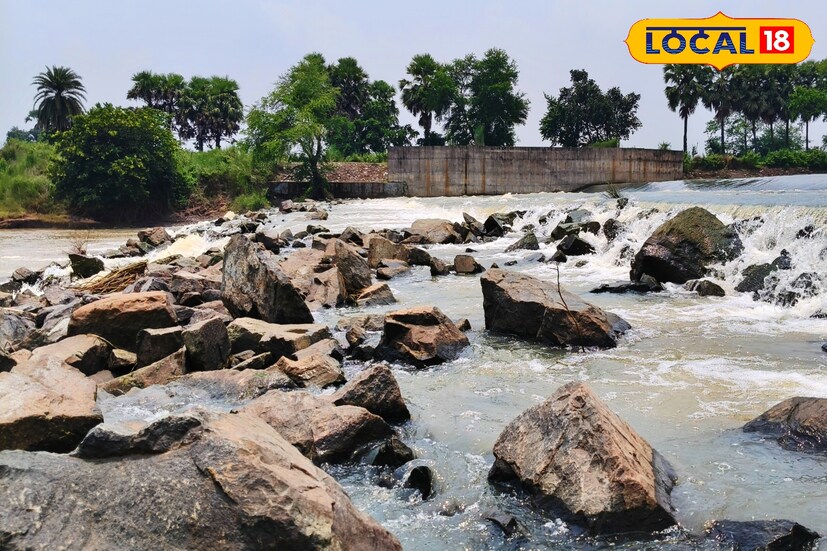 *অযোধ্যা পাহাড়, জয়চন্ডী পাহাড়, গড় পঞ্চকোটের পাশাপাশি বর্ষার সময় বেড়াতে আসা পর্যটকদের কাছে এই লোকেশন বাড়তি পাওনা হয়ে ওঠে। পুরুলিয়া শহর থেকে মাত্র ৩৬ কিলোমিটার দূরেই রয়েছে এই অফবিট লোকেশন কাপিষ্ঠা জলাধার।