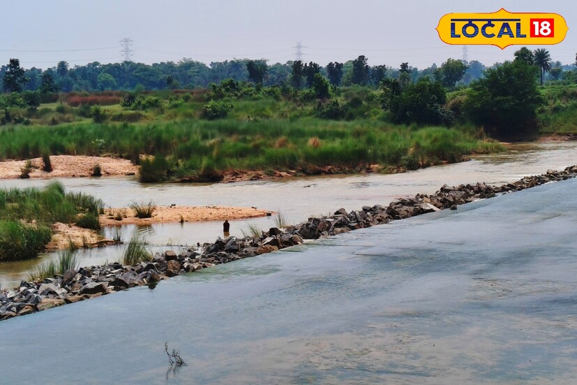 *স্থানীয় বাসিন্দারা তো বটেই পুরুলিয়া জেলার বিভিন্ন প্রান্তের মানুষজনদের বর্ষার সময় পছন্দের সেরা ডেস্টিনেশন হয়ে উঠেছে দ্বারকেশ্বর নদের তীরে এই কাপিষ্ঠা জলাধার।