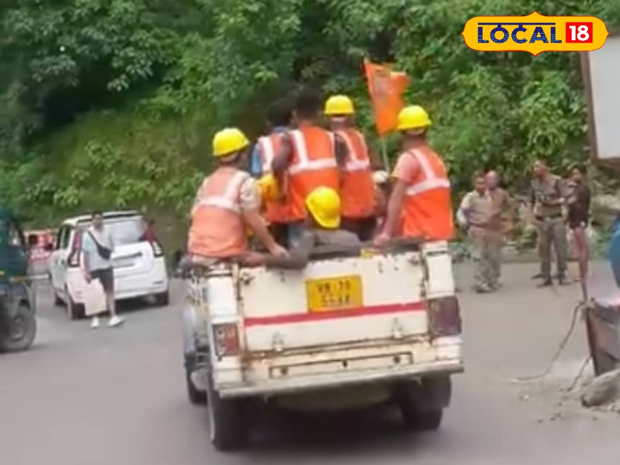 নির্মীয়মাণ সেতু ভেঙে গুরুত্বপূর্ণ রাস্তায় বন্ধ যান চলাচল, ভোগান্তি ভ্রমণকারীদের