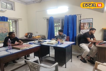 প্রবল বৃষ্টিতে লাল সতর্কতা তিস্তায়, জলঢাকায় হলুদ... বিপদের মুখে উত্তরবঙ্গ প্রবল বৃষ্টিতে লাল সতর্কতা তিস্তায়, জলঢাকায় হলুদ... বিপদের মুখে উত্তরবঙ্গ