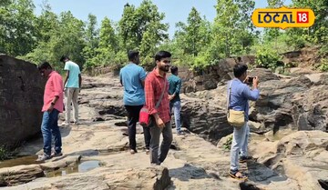 Jhargram Travel: সবুজ পাহাড়, ঝর্না, বর্ষায় নেচে বেড়াচ্ছে ময়ূর…কলকাতার অদূরে কোথায় এই জায়গা জানেন? ঘুরে আসুন এই ছুটিতেই