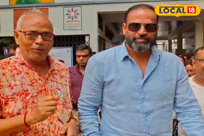প্রশাসনিক আধিকারিকদের পাশাপাশি স্কুল কর্তৃপক্ষের সঙ্গেও কথা বলেন ভারতের প্রাক্তন এই ক্রিকেট তারকা ও তৃণমূল সাংসদ ইউসুফ পাঠান। ছবি ও তথ্যঃ কৌশিক অধিকারী। 