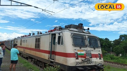 কি কারনে পদাতিক এক্সপ্রেস এর ইঞ্জিন বিকল হল