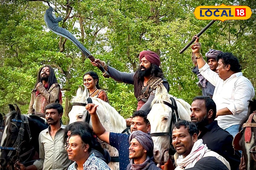 শুধু প্রাকৃতিক সৌন্দর্য নয়, চলচ্চিত্র জগতের কাছেও জায়গাটির গুরুত্ব অসামান্য। দেব অভিনীত রঘু ডাকাত, জনপ্রিয় রক্তবীজ ২ সহ একাধিক সিনেমার শুটিং হয়েছে এই জঙ্গলে। চমৎকার প্রাকৃতিক আলো, সবুজের ঘনত্ব আর নির্জনতার জন্য পরিচালকেরা বারবার ফিরে আসেন এখানে। তথ্য ও ছবি: বনোয়ারীলাল চৌধুরী