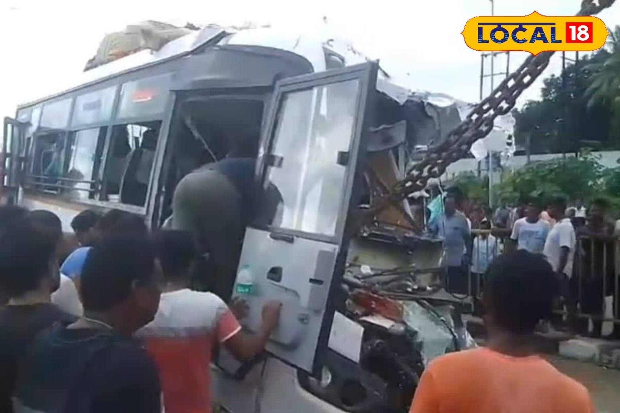 গঙ্গাসাগরে স্নানে এসেছিলেন, বর্ধমানের বাস দুর্ঘটনায় BJP যুব মোর্চার সভাপতির মৃত্যু