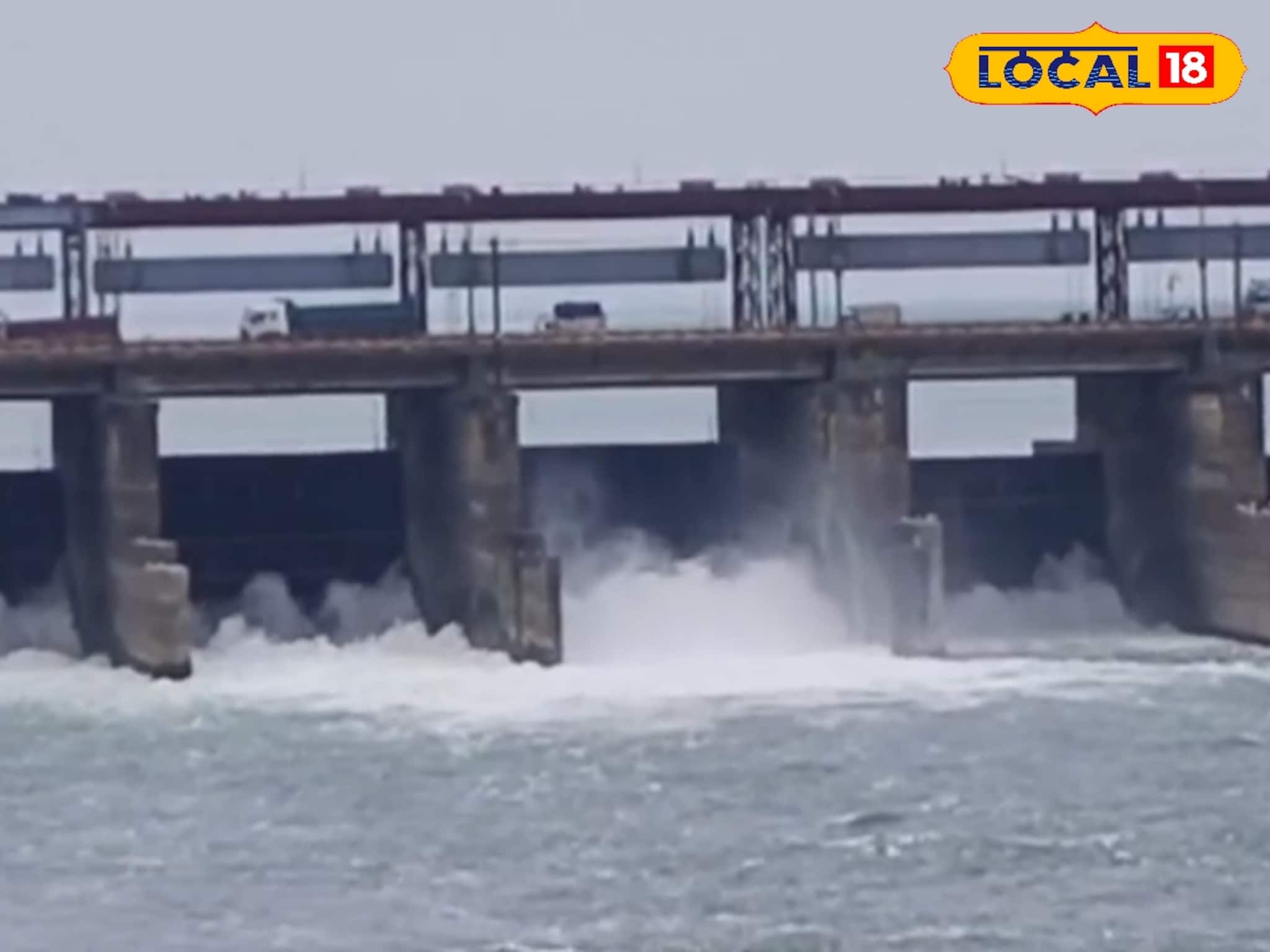 তিন বছরে রেকর্ড! ফরাক্কা ব্যারেজ থেকে যা জল ছাড়া হল, জানলে মাথায় হাত পড়বে