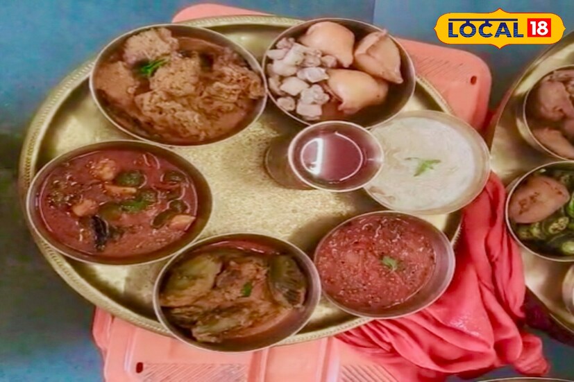 কলকাতা ইসকনের ভাইস প্রেসিডেন্ট রাধারমন দাস বলেন, “জগন্নাথ ভোগ শুধু খাদ্য নয়, এটি ভক্তদের ভক্তি, সমর্পণ এবং আধ্যাত্মিকতার প্রকাশ। প্রতিটি ভোগ অর্থাৎ রাজ ভোগ, সন্ধ্যা ভোগ বা ছাপান্ন ভোগ, একটি বিশেষ আচার ও পদ্ধতিতে তৈরি করা হয়, যা দেবতার প্রতি ভক্তদের শ্রদ্ধা ও প্রেমকে তুলে ধরে। প্রতিটি পদে ভিন্ন স্বাদ ও পুষ্টি থাকলেও তা মূলত ভক্তির চেতনাকে জাগিয়ে তোলে। এখানে উপস্থিত ভক্তরা যখন আলু ভাজা, পকোড়া, পনির পদ এবং রাইস ও চাটনি গ্রহণ করছেন, তারা শুধু পেট পূর্ণ করছেন না, বরং আধ্যাত্মিক আনন্দের মাধ্যমে দেবতার প্রতি তাদের নৈকট্য আরও ঘনিষ্ঠ করছেন। এই ভোগের মাধ্যমে জন্মাষ্টমীর আনন্দ, পূর্ণতা এবং ভক্তির চরম অভিজ্ঞতা ভক্তরা উপভোগ করছেন।”