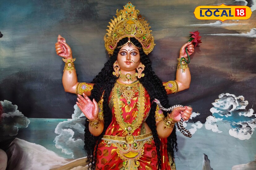 আড়রা মেট্যা পাড়া মনসা পুজো কমিটির সদস্য বিজয় মেট্যা বলেন, 