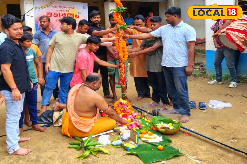মন্ডপের ভিতরে থাকবে কথাকলি নৃত্যের নানা প্রতীক, যা রঙ-তুলির ছোঁয়ায় জীবন্ত হয়ে উঠবে। বাঁশ, কাঠ ও ফাইবার দিয়ে তৈরি হচ্ছে মন্ডপের কাঠামো, যা কথাকলির পরিবেশকে আরও বাস্তবসম্মত করবে। প্রতিটি কোণে ফুটে উঠবে নৃত্যশিল্পীদের মুখাবয়ব, পোশাক, ভঙ্গি এবং আবেগ। দর্শকরা যেন প্রতিটি ধাপ, প্রতিটি ভঙ্গি ও প্রতিটি মূর্তির সঙ্গে কেরালার নৃত্য সংস্কৃতির এক অভ্যন্তরীণ সংযোগ অনুভব করেন। মন্ডপের পরিবেশ দর্শকদের চোখ ও মনে স্থায়ী ছাপ ফেলবে।