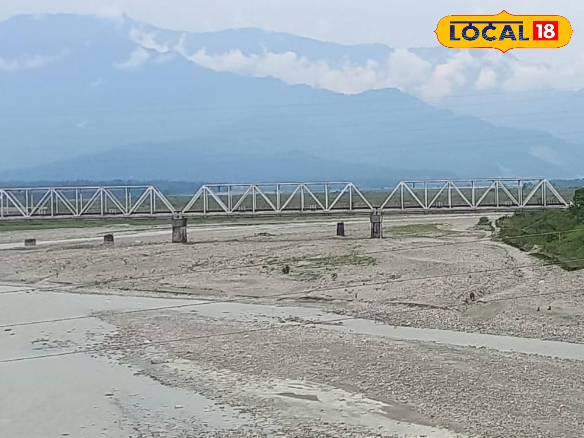 তিস্তা ও জলঢাকায় বিরাট সতর্কতা! কতটা জল ছাড়া হল ব্যারেজ থেকে, জানেন? চমকে উঠবেন