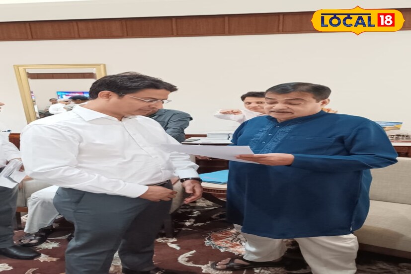 মন্ত্রী নিতিন গড়করি বৈঠকে উপস্থিত এনএইচআইডিসিএল ও মন্ত্রকের শীর্ষ আধিকারিকদের নির্দেশ দেন অবিলম্বে একটি উচ্চ পর্যায়ের টিম গঠন করে এনএইচ-১০ পরিদর্শনে পাঠাতে। তিনি সংশ্লিষ্ট দফতরকে প্রকল্প ব্যবস্থাপনা পরামর্শক (PMC) নিয়োগ করার নির্দেশও দেন। ছবি ও তথ্য : ঋত্বিক ভট্টাচার্য