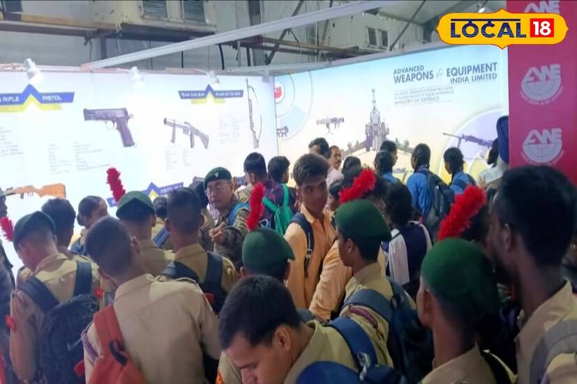 হাতে-কলমে দেশের আধুনিক প্রতিরক্ষা প্রযুক্তি ও অত্যাধুনিক অস্ত্রশস্ত্র সম্পর্কে জানার সুযোগ মিলছে এখানে