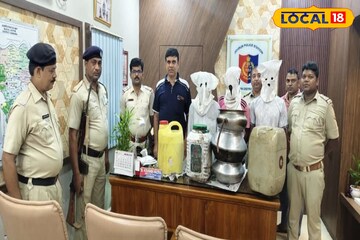 হাঁড়ি, ড্রামে ভরা লিটার লিটার...সব বাজেয়াপ্ত করল পুলিশ! গোপনে কী তৈরি হচ্ছিল জানেন? হাঁড়ি, ড্রামে ভরা লিটার লিটার...সব বাজেয়াপ্ত করল পুলিশ! গোপনে কী তৈরি হচ্ছিল জানেন?
