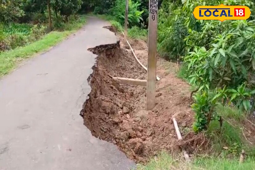 এবার বন্যার জল নামতেই বেরিয়ে এসেছে একের পর এক রাস্তার কঙ্কালসার চেহারা। ঘাটাল ব্লকের অজবনগর ১ নম্বর গ্রাম পঞ্চায়েতের ভাঙাদহ সহ শহরে যাওয়ার গুরুত্বপূর্ণ সড়কগুলির অবস্থা ভয়াবহ। (ছবি ও তথ্যঃ মিজানুর রহমান )