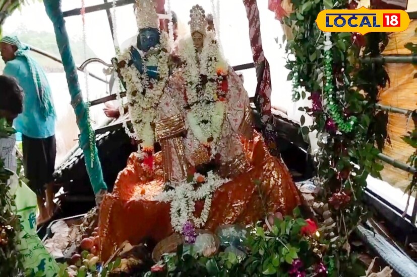পুরাণ মতে, একদিন খেলতে খেলতে শ্রীকৃষ্ণের খেলার সামগ্রী যমুনার কালিয়া দহে ডুবে যায়। সতর্কবাণী সত্ত্বেও কৃষ্ণ জলে নেমে কালিয়া নাগকে দমন করেন এবং তাকে যমুনা ত্যাগ করে সমুদ্রের রমণক দ্বীপে চলে যেতে নির্দেশ দেন। ( ছবি ও তথ্য মিজানুর রহমান )