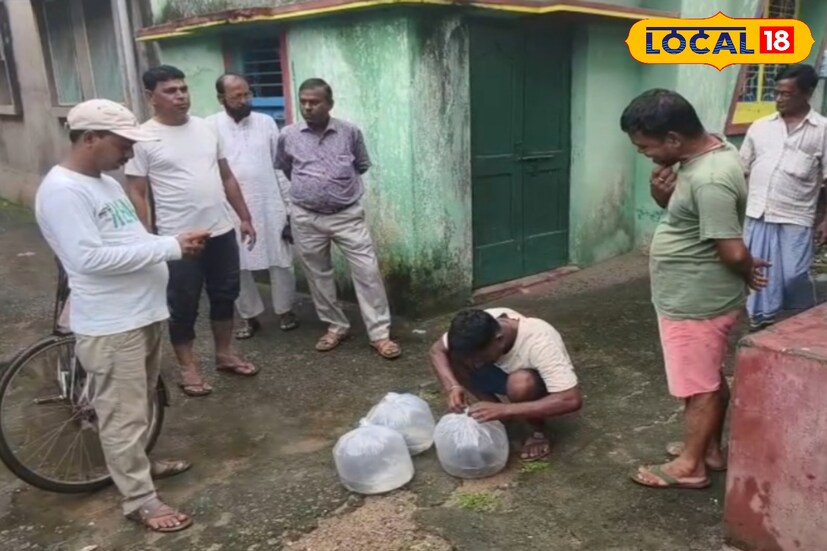 বিষ্ণুপুর, অনিকেত বাউরীঃ বর্ষা আসতেই বাড়ছে ডেঙ্গির দাপট। এবার শহরবাসীকে ডেঙ্গি মশার হাত থেকে রক্ষা করতে বিষ্ণুপুর পৌরসভার জনস্বাস্থ্য কারিগরি দফতরের বিশেষ উদ্যোগ।