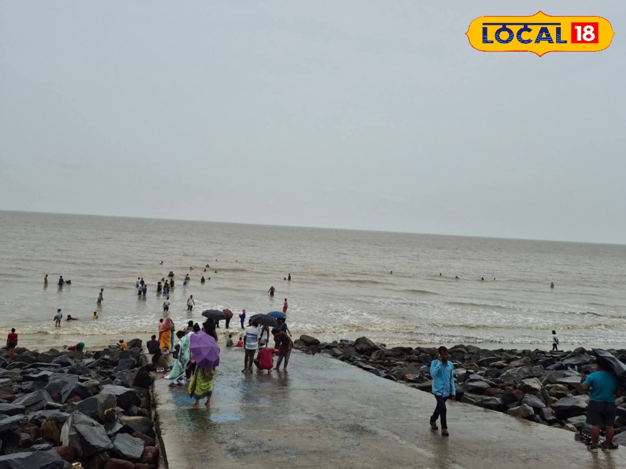 একের পর এক নিম্নচাপ! দুর্ভোগের শেষ নেই বঙ্গে, ৪৮ ঘণ্টায় তুমুল বৃষ্টিতে ভিজবে কোন কোন জেলা?