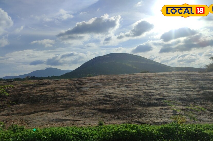 পুরুলিয়া, শর্মিষ্ঠা ব্যানার্জি : নিম্নচাপের প্রভাব বহাল রয়েছে দক্ষিণের সমস্ত জায়গাতে। জেলা পুরুলিয়াতে প্রবল বর্ষণের প্রভাব পড়তে দেখা যাচ্ছে। নদী নালা জলে পরিপূর্ণ। প্রবল বর্ষণে নাজেহাল অবস্থা হচ্ছে জেলাবাসীর।