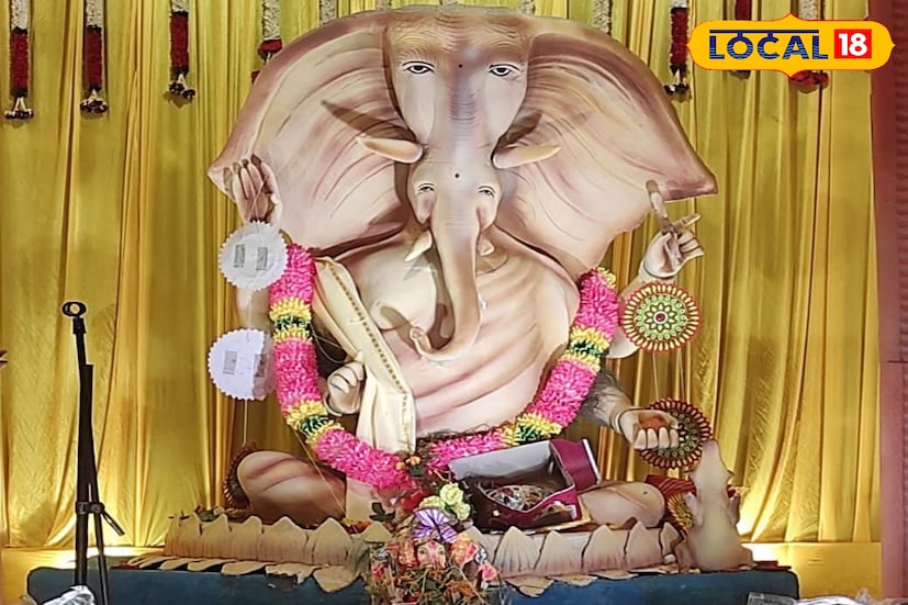 কোথাও ‘অপারেশন সিঁদুর’, কোথাও আবার ‘কেদারনাথ’! দুর্গাপুজো না গণেশ পুজো? থিমের বাহার দেখলে বোঝা দায় শিলিগুড়িতে, ছবিতে দেখুন কোথাও ‘অপারেশন সিঁদুর’, কোথাও আবার ‘কেদারনাথ’! দুর্গাপুজো না গণেশ পুজো? থিমের বাহার দেখলে বোঝা দায় শিলিগুড়িতে, ছবিতে দেখুন