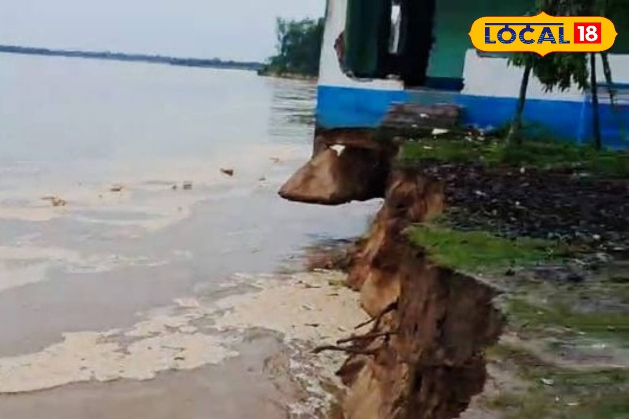 মুছে যাবে গোপীবল্লভপুরের মালিঞ্চা গ্রাম? টানা বৃষ্টিতে সুবর্ণরেখার গ্রাসে
