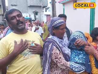 কান্নায় ভেঙে পড়েছেন পরিবারের সদস্যরা 