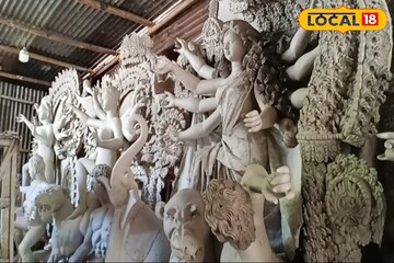 প্রতিমা তৈরি করতে গিয়ে যুদ্ধ বৃষ্টির সঙ্গে! কুমোরটুলি টালমাটাল প্রতিমা তৈরি করতে গিয়ে যুদ্ধ বৃষ্টির সঙ্গে! কুমোরটুলি টালমাটাল