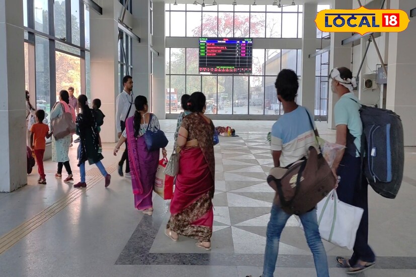*শুধুই মালদহ জেলা নয়, এর ফলে উপকৃত হবেন ট্রেনের রুটের স্টপেজ এলাকার বাসিন্দারাও। ট্রেনটি উভয় দিকের পথে নিউ ফারাক্কা, পাকুর, রামপুরহাট, সাঁইথিয়া, বোলপুর (শান্তিনিকেতন), বর্ধমান, ডানকুনি, আন্দুল, মেচেদা, তমলুক এবং কাঁথি স্টেশনে থামবে।