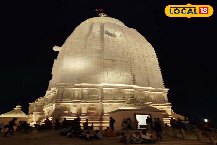 *প্রতিদিন বহু ভক্ত সমাগম হচ্ছে দিঘা জগন্নাথ মন্দিরের সন্ধেবেলায়। প্রতিদিন সকাল ছ'টায় মন্দিরের দরজা খুলে ভক্তদের জন্য। দুপুর একটা থেকে বিকেল তিন'টে পর্যন্ত মন্দির বন্ধ থাকে। তিন'টে থেকে রাত ন'টা পর্যন্ত মন্দির খোলা থাকে ভক্তদের জন্য। বিশেষ বিশেষ তিথিতে রাত্রি বারো'টা পর্যন্ত মন্দির খোলা থাকে। সকাল থেকে রাত্রি পর্যন্ত ভক্তের সমাগম লেগে থাকে মন্দিরে। তবে মন্দিরে সব থেকে বেশি ভক্ত দেখা যায় বিকেলের পর থেকে।