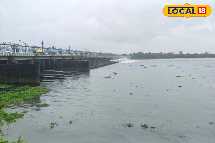 রবিবার রাতে দুর্গাপুর ব্যারেজ থেকে শেষ জল ছাড়ার পরিমাণ ছিল ৫৯ হাজার ৯৫০ কিউসেক।(ছবি ও তথ্য দীপিকা সরকার)