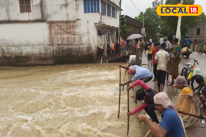 এলাকার মাছপ্রেমীরা কেউ বাদ দিচ্ছেন না এই সুযোগ। অনেকেই বলছেন, বছরের এই সময় বন্যার জলে নানা ধরনের মাছ ভেসে আসে। ফলে স্থানীয়দের কাছে এটি এক ধরনের উৎসবের মত। সকাল থেকে সন্ধ্যা পর্যন্ত ভিড় লেগেই থাকছে মাছ ধরতে নামা মানুষজনের। ( ছবি ও তথ্য মিজানুর রহমান )